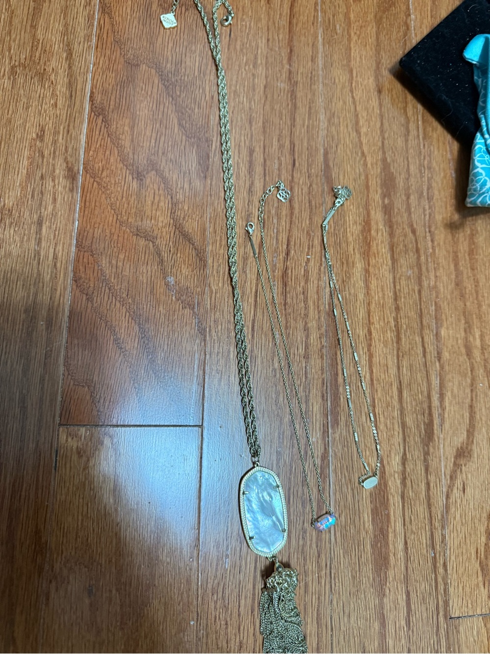 Kendra Scott Gold Tone necklace bundle